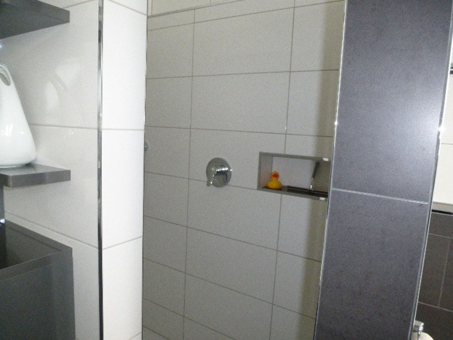 Beispiele bad und wohnräume mit fliesen fliesenverlegung ...